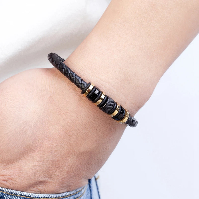 Pulseira Masculina Trançada com Detalhes Sofisticados